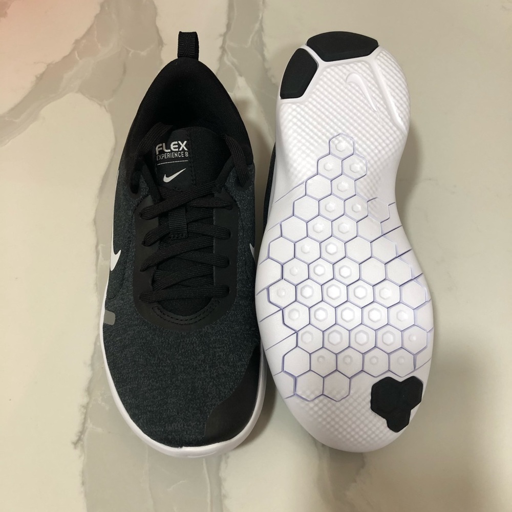 NWT - Nike Women’s Flex Run 8 (Wide) Shoe - Picture 3 of 4